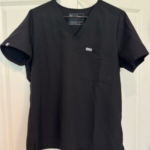 Like New FIGS Black Women’s scrub top Size L